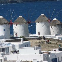 Grieken willen Rhodos en Mykonos verkopen