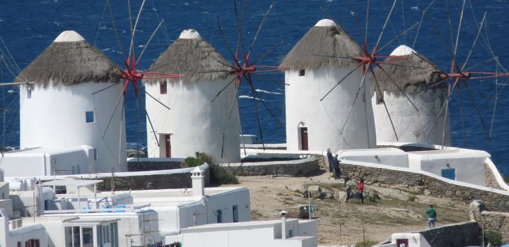 Grieken willen Rhodos en Mykonos verkopen